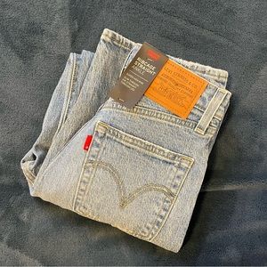 Levi’s Ribcage Ankle Straight Jeans